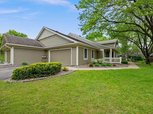 809 Ivy Lane, Eagan, MN 55123