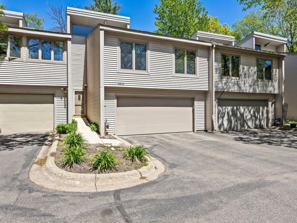 8405 137th Court, Apple Valley, MN 55124