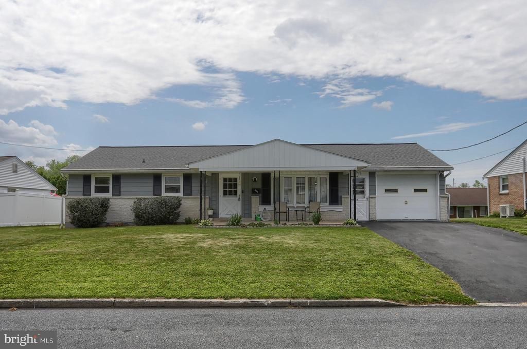 739 Sally Ann Drive , Lebanon, PA 17046 Main Photo