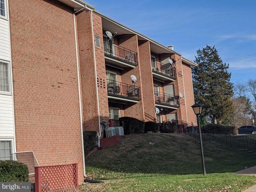 635 Waterloo Road, Unit 231, Warrenton, VA 20186 Main Photo