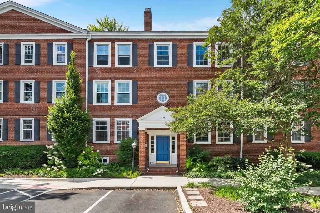 3059 S Buchanan Street, Unit A1, Arlington, VA 22206 Main Photo