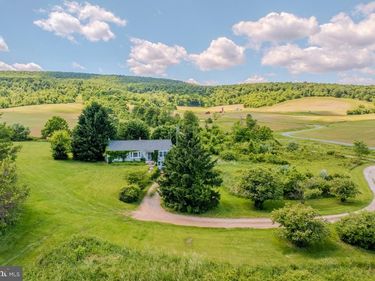 35339 APPALACHIAN TRAIL ROAD, ROUND HILL, VA 20141