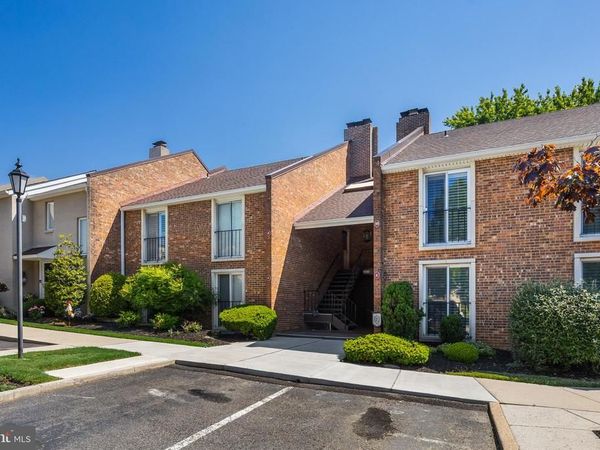 10 N CLOSE, MOORESTOWN, NJ 08057
