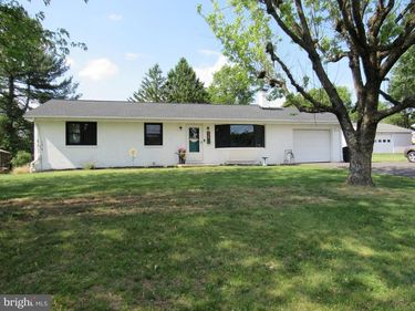 3289 JACOBY ROAD, COOPERSBURG, PA 18036