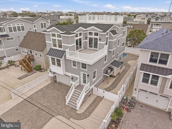 10 W KIRKLAND AVENUE , LONG BEACH TOWNSHIP, NJ 08008