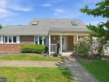 9 VIOLET, LEVITTOWN, PA 19057