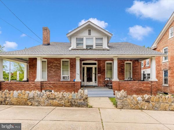 250 E E MAIN STREET , WAYNESBORO, PA 17268