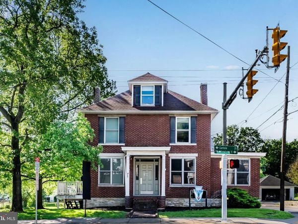 240 W KING STREET , SHIPPENSBURG, PA 17257