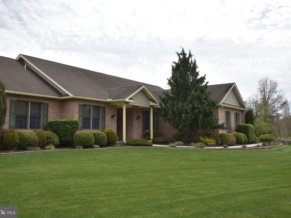 1084 OLD SCHOOL ROAD , QUAKERTOWN, PA 18951