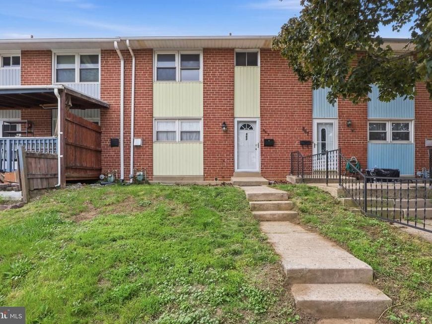 863 E Kings Court, York, PA 17403 Main Photo
