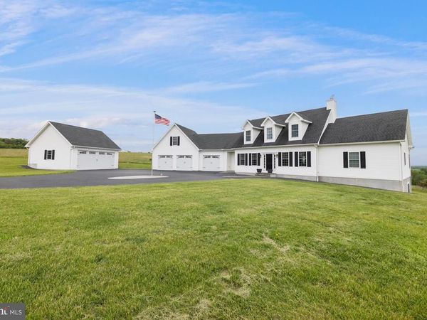 389 CARR HILL ROAD, GETTYSBURG, PA 17325