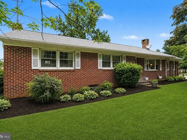 2226 HARNEY ROAD, LITTLESTOWN, PA 17340