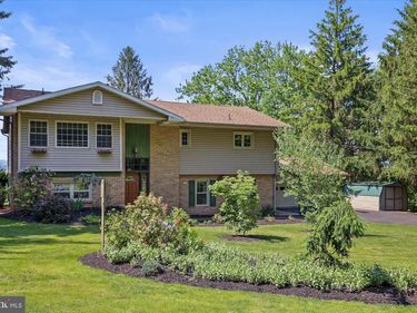 25 KOSER ROAD , ELIZABETHTOWN, PA 17022