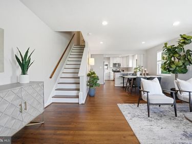 2722 HICKORY STREET, ALEXANDRIA, VA 22305