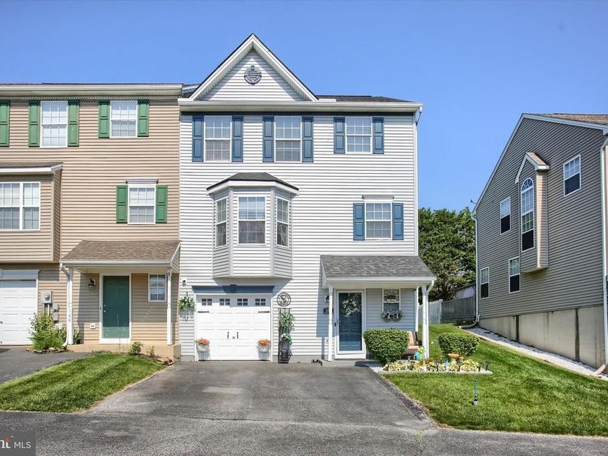 166 Country Ridge Drive, Red Lion, PA 17356 Main Photo