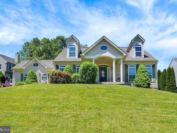 1050 CRANBERRY LANE W, YORK, PA 17402
