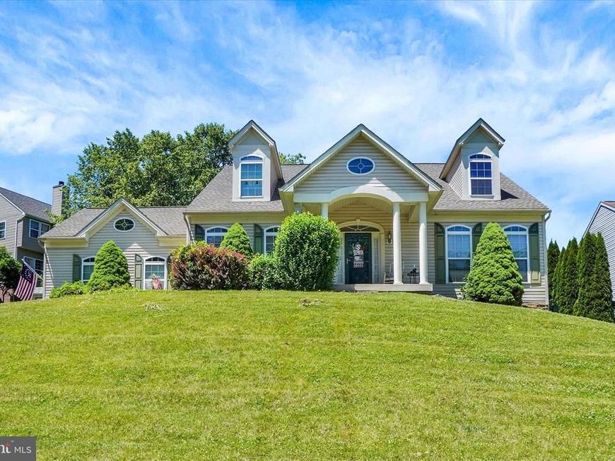 1050 Cranberry Lane W, York, PA 17402 Main Photo