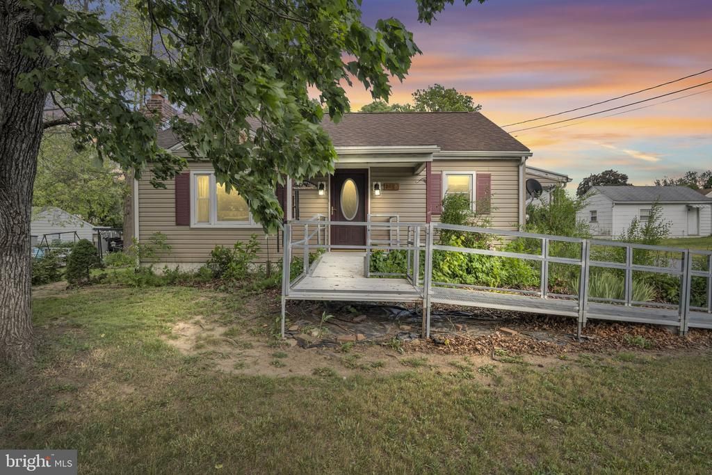 1945 SPRING ROAD , CARLISLE, PA 17013