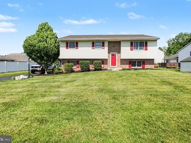 212 BRUNSWICK LANE, PALMYRA, PA 17078