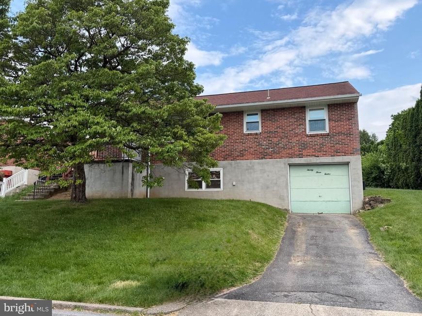 2312 Mckinley Avenue, Reading, PA 19609 Main Photo