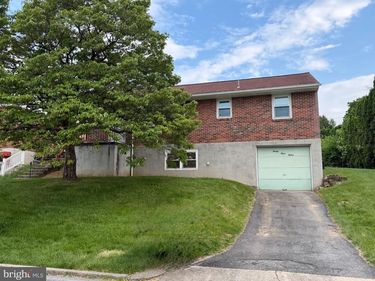 2312 MCKINLEY AVENUE, READING, PA 19609
