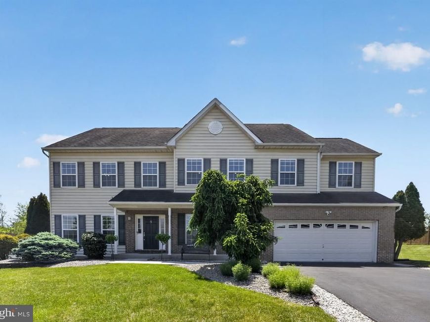 5 Camelot Way, Harleysville, PA 19438 Main Photo