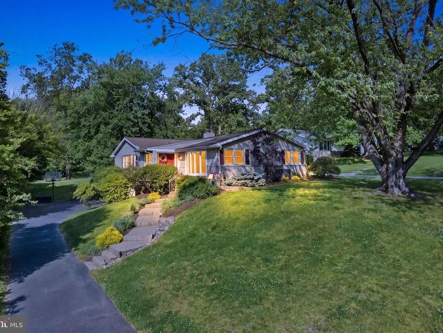 8807 Hawthorne Lane, Wyndmoor, PA 19038 Main Photo
