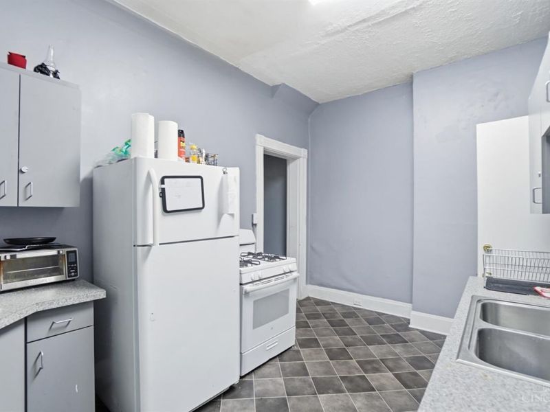 2238 Flora Street, Cincinnati, OH 45219 Photo 6