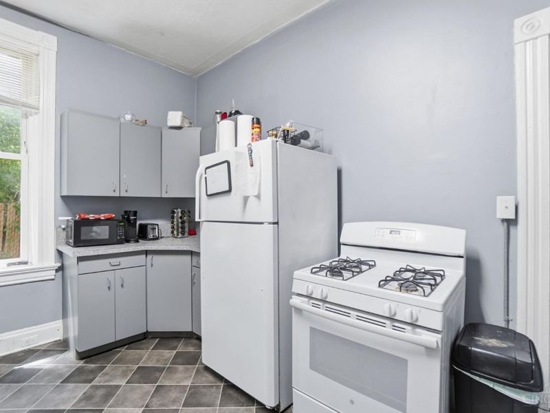 2238 Flora Street, Cincinnati, OH 45219 Photo 8
