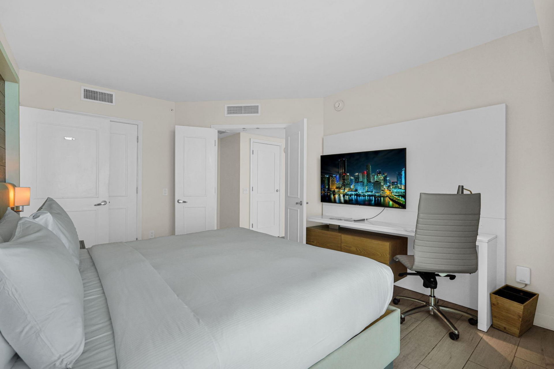 505 N Fort Lauderdale Beach Boulevard, Unit 2018, Fort Lauderdale, FL 33304 Photo