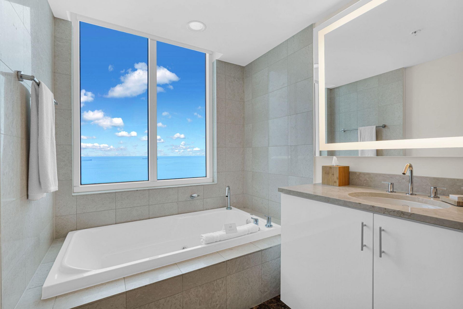 505 N Fort Lauderdale Beach Boulevard, Unit 2018, Fort Lauderdale, FL 33304 Photo