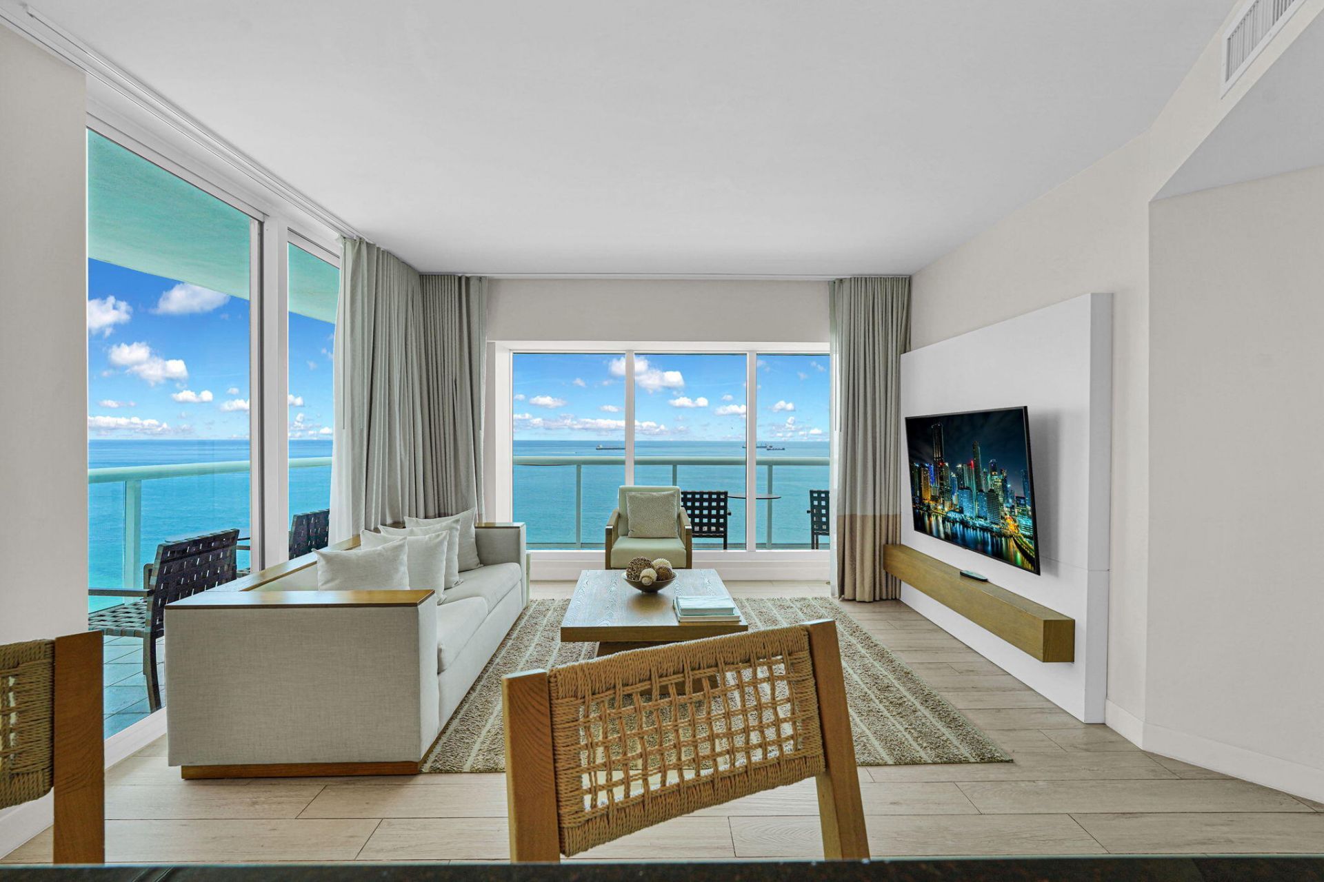 505 N Fort Lauderdale Beach Boulevard, Unit 2018, Fort Lauderdale, FL 33304 Photo