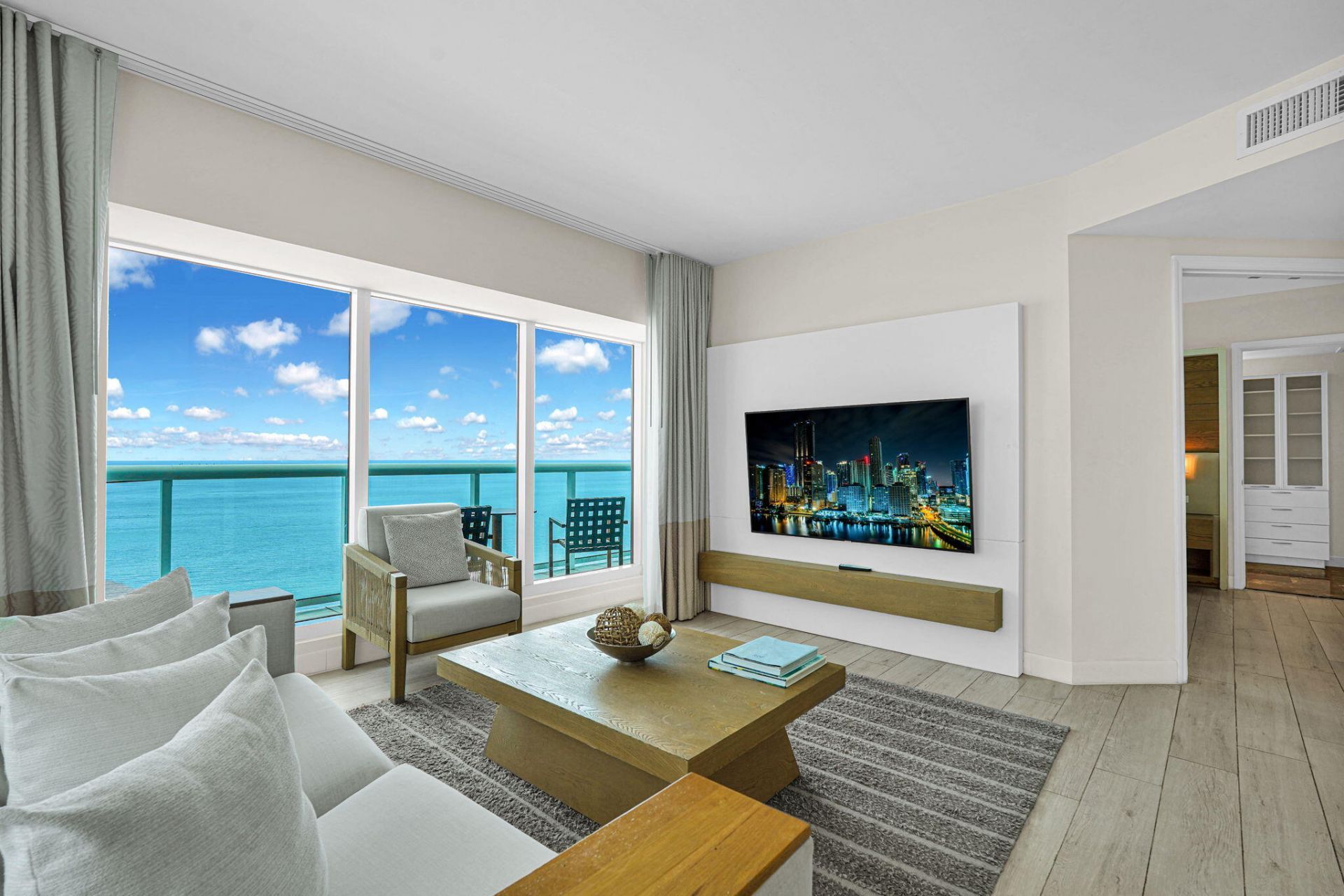 505 N Fort Lauderdale Beach Boulevard, Unit 2018, Fort Lauderdale, FL 33304 Photo