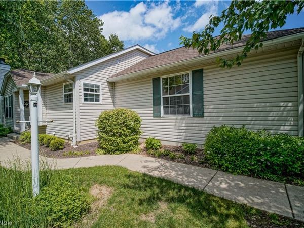 2917 Windsor Court , Unit 106, Stow, OH 44224