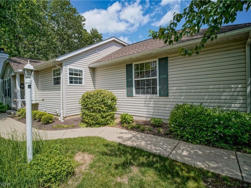 2917 Windsor Court, Unit 106, Stow, OH 44224 Photo 1