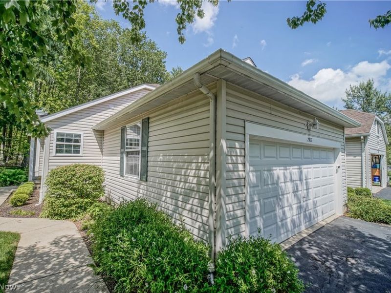 2917 Windsor Court, Unit 106, Stow, OH 44224 Photo 4