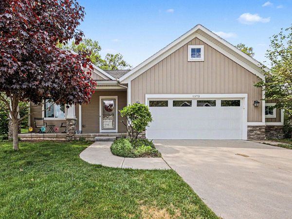 1573 Woodnymph Court NE, Grand Rapids, MI 49505