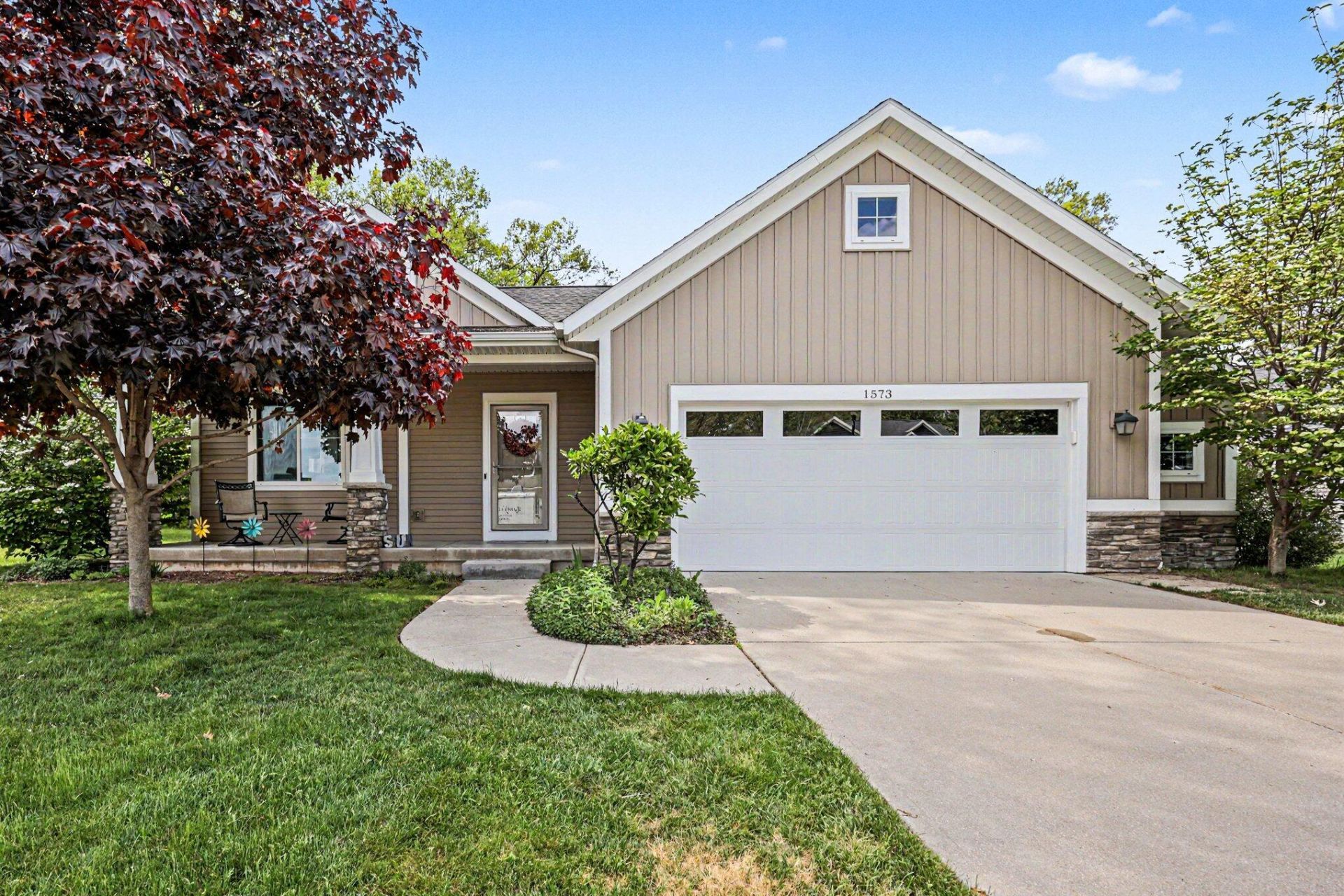 1573 Woodnymph Court Ne, Grand Rapids, MI 49505 Main Photo