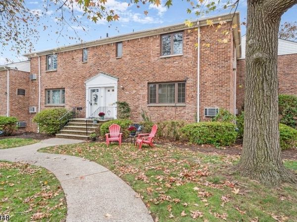 31 Troy Dr, Springfield, NJ 07081