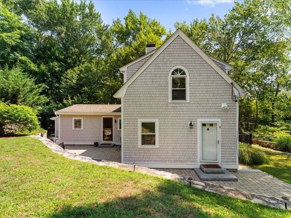 9 Priscilla Ave, Duxbury, MA 02332