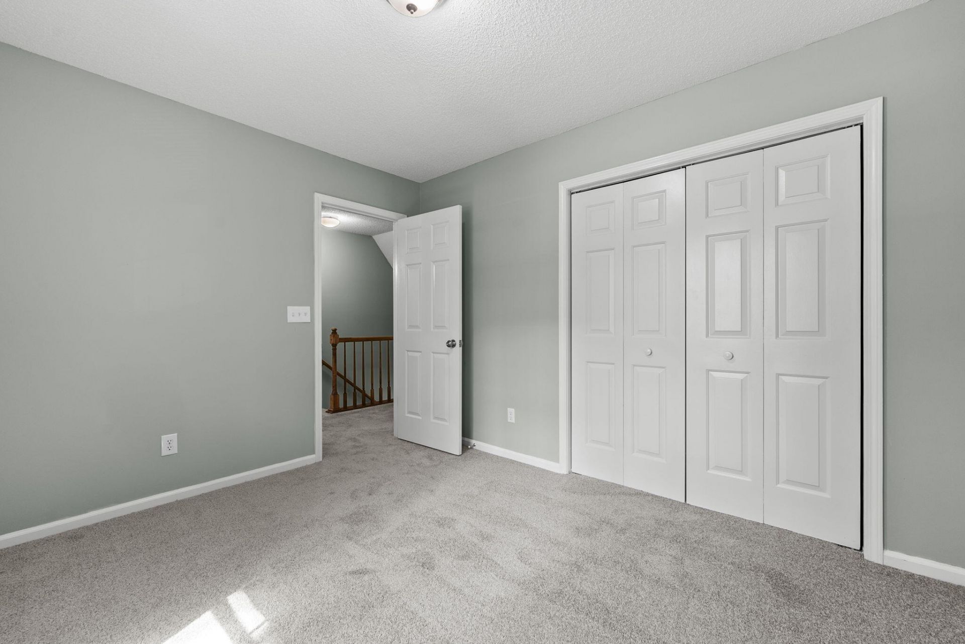 100 Raith Road Photo 32