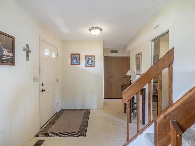 6587 Charlesgate Road, Huber Heights, OH 45424 Photo 2