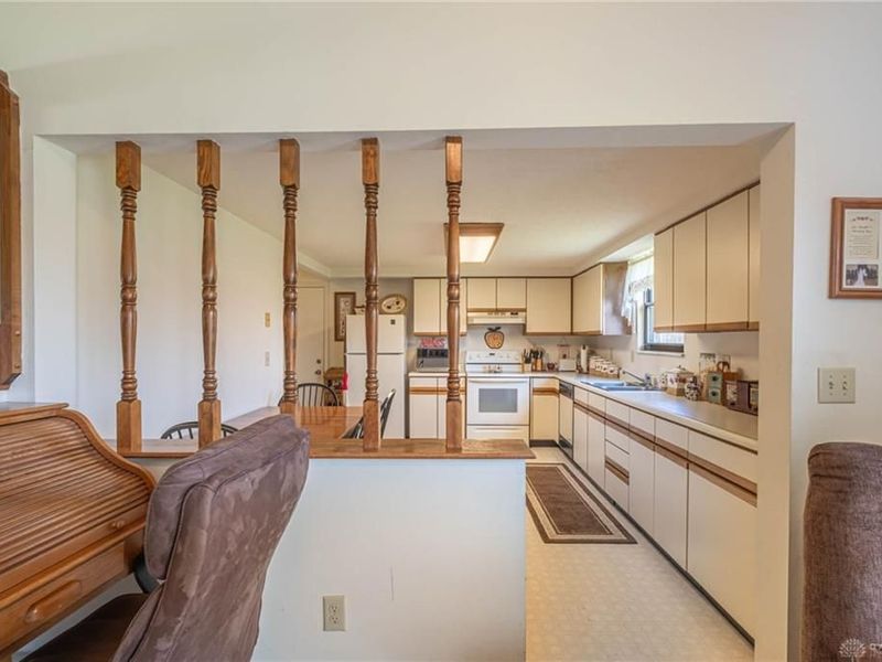 6587 Charlesgate Road, Huber Heights, OH 45424 Photo 7