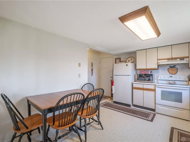 6587 Charlesgate Road, Huber Heights, OH 45424 Photo 8