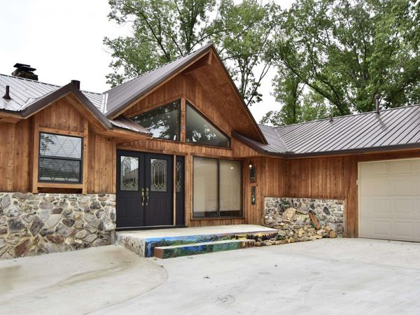 170 Riverview Dr , Malvern, AR 72104