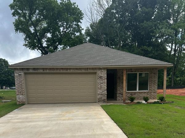 750 Gussy Lane, Benton, AR 72019