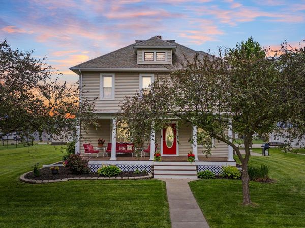 110 N. 4TH Street , Eldridge, IA 52748