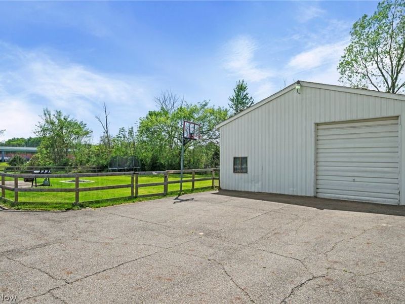 19740 Benbow Road, Strongsville, OH 44136 Photo 48