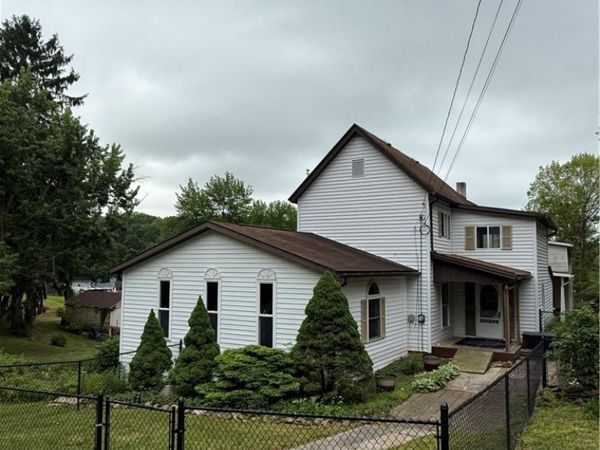 125 Ayers Ave, Butler, PA 16001
