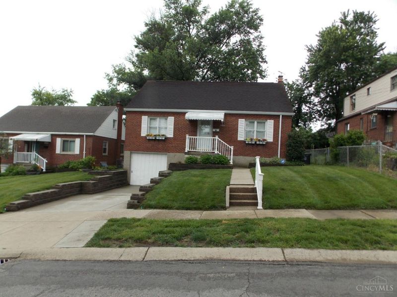 2863 Allview Circle, Cincinnati, OH 45238 Photo 2
